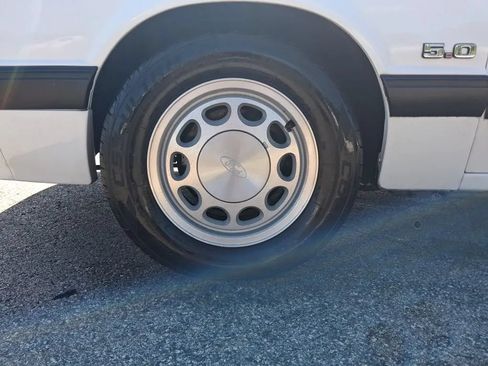 Used 1990 Ford Mustang LX RWD image 13