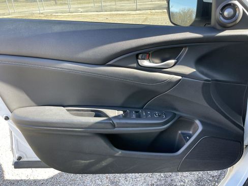 Used 2019 Honda Insight Touring image 30