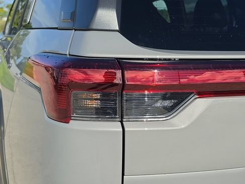 Used 2026 Subaru Outback Touring AWD/4WD image 7