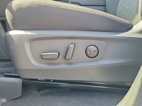 New 2026 Nissan Pathfinder SV image 21