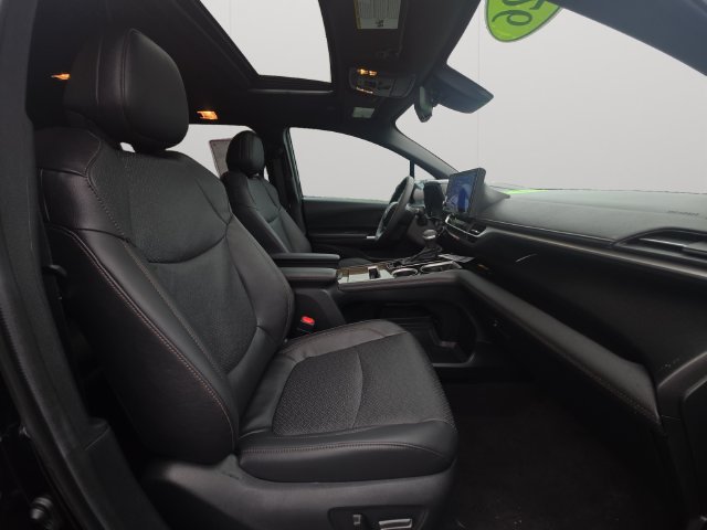 Certified 2026 Toyota Sienna Limited FWD image 15