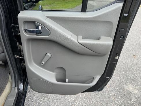 Used 2015 Nissan Frontier S AWD/4WD image 26