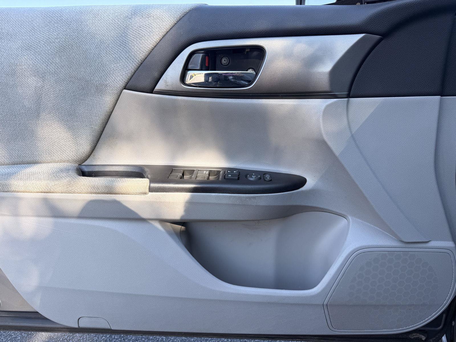 Used 2013 Honda Accord LX image 41