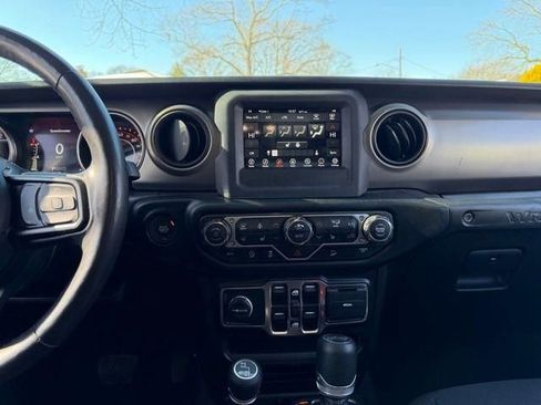 Used 2019 Jeep Wrangler Unlimited Sport S image 16