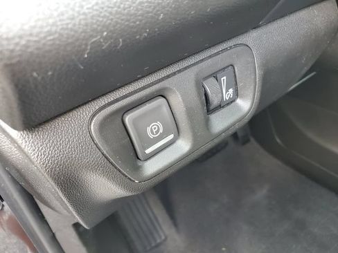 Used 2021 GMC Acadia SLE w/ Driver Convenience Package FWD image 22
