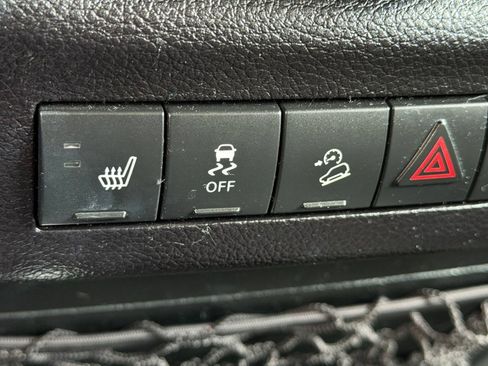 Used 2018 Jeep Wrangler Unlimited Rubicon w/ Cold Weather Group AWD/4WD image 26