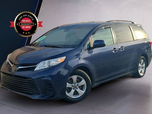 Used 2018 Toyota Sienna LE FWD image 1