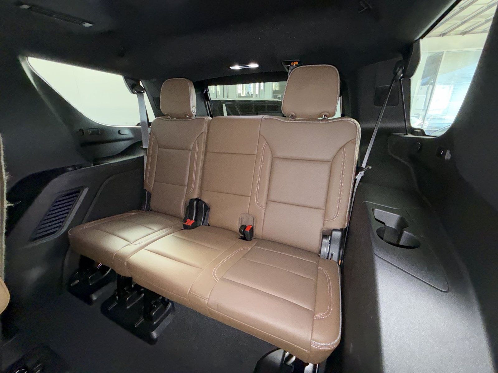 Used 2023 Chevrolet Tahoe High Country AWD/4WD image 26