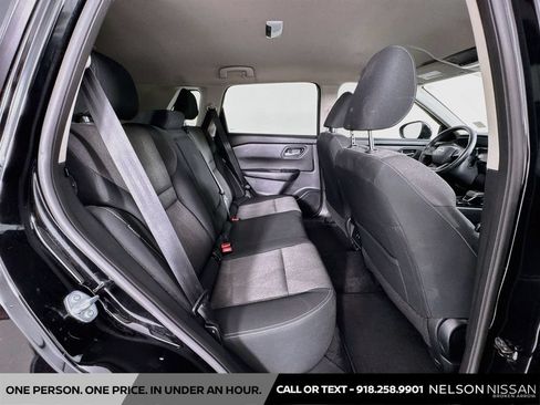 Certified 2025 Nissan Rogue SV FWD image 24