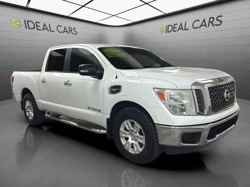 Used 2017 Nissan Titan SV RWD image 3
