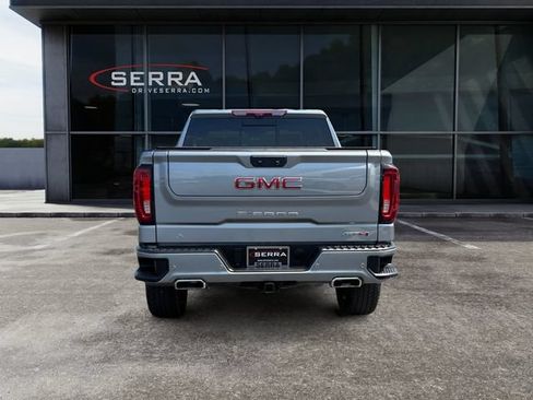Used 2025 GMC Sierra 1500 AT4 w/ AT4 Premium Package AWD/4WD image 4