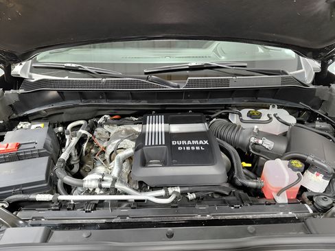Used 2025 Chevrolet Silverado 1500 RST AWD/4WD image 14