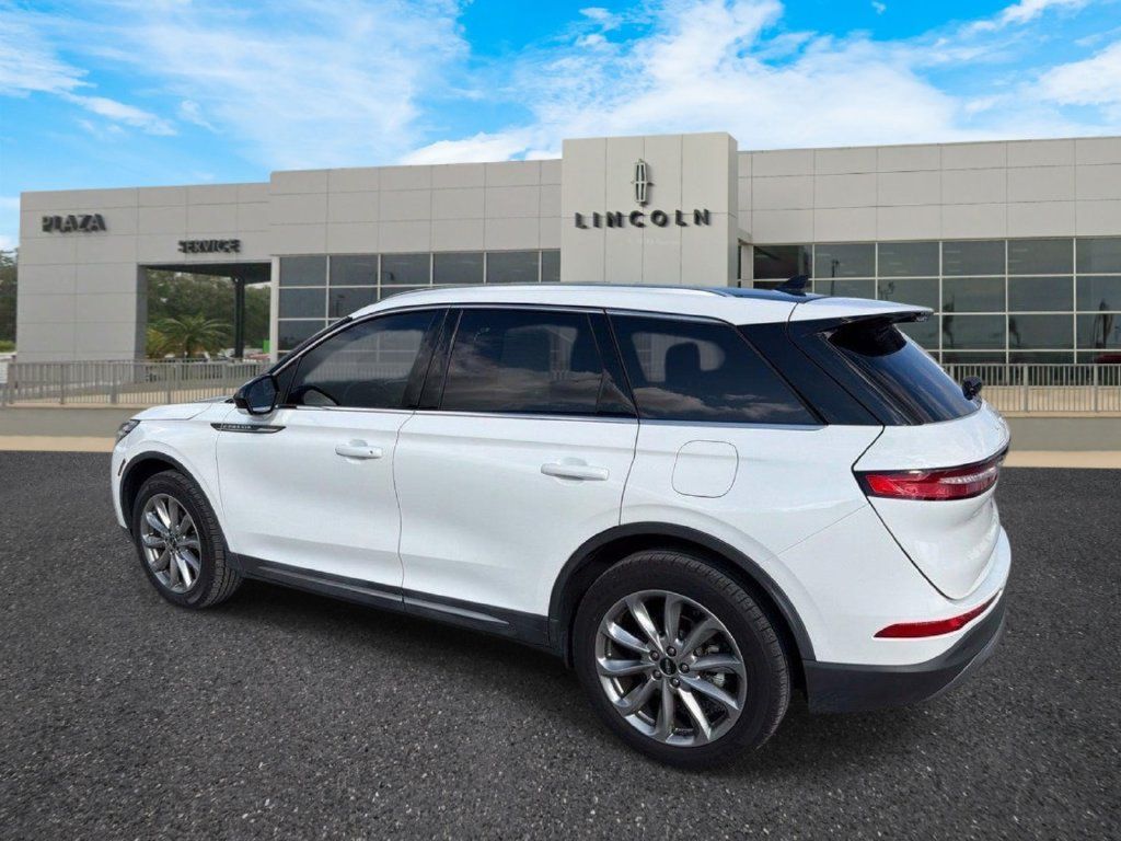 Used 2022 Lincoln Corsair AWD w/ Premium Package image 5