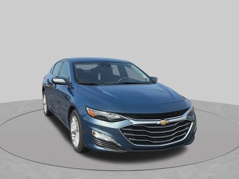 Used 2025 Chevrolet Malibu LT FWD image 3