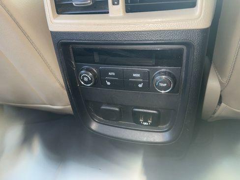 Used 2017 Buick Envision Essence image 9