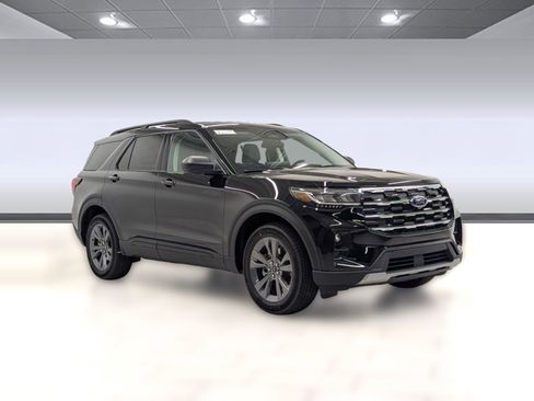 New 2026 Ford Explorer Active w/ Active Comfort Package image 6