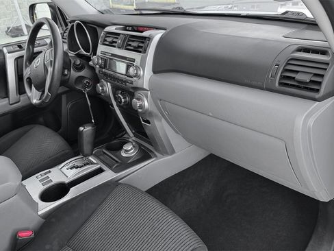 Used 2013 Toyota 4Runner SR5 w/ Convenience Pkg image 28