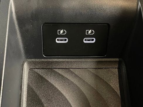 Used 2025 INFINITI QX80 Sensory image 24