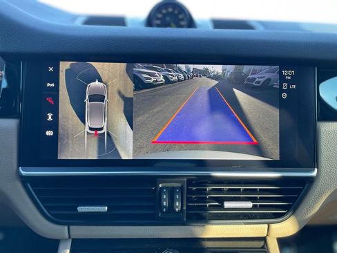 Used 2022 Porsche Cayenne E-Hybrid image 19