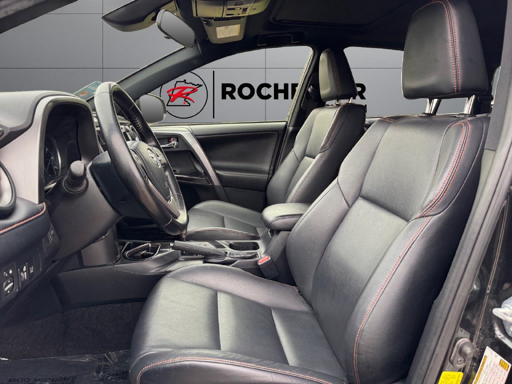 Used 2018 Toyota RAV4 SE AWD/4WD image 10