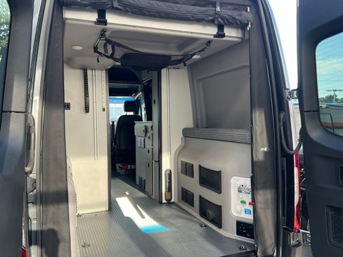 Used 2022 Mercedes-Benz Sprinter 2500 image 59
