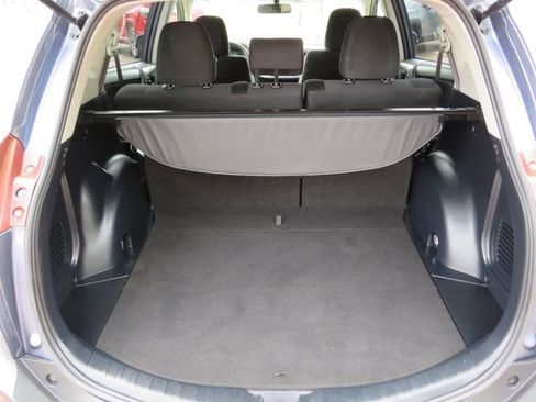 Used 2013 Toyota RAV4 XLE image 39
