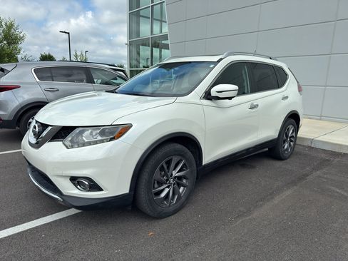 Used 2016 Nissan Rogue SL w/ SL Premium Package AWD/4WD image 2