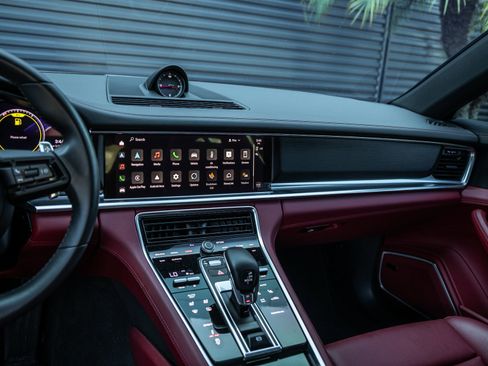 Certified 2023 Porsche Panamera 4 image 16