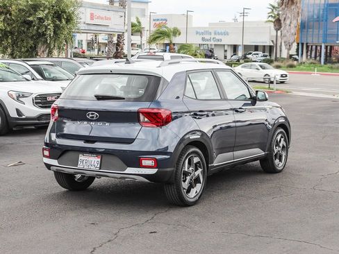 Used 2020 Hyundai Venue image 11