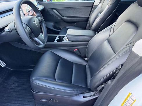 Used 2021 Tesla Model Y Performance image 12