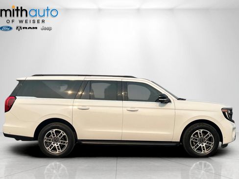 Used 2025 Ford Expedition Max Active AWD/4WD image 3