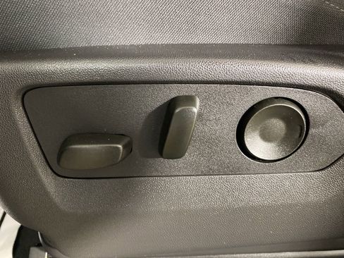 Used 2025 Chevrolet Silverado 1500 LT image 14