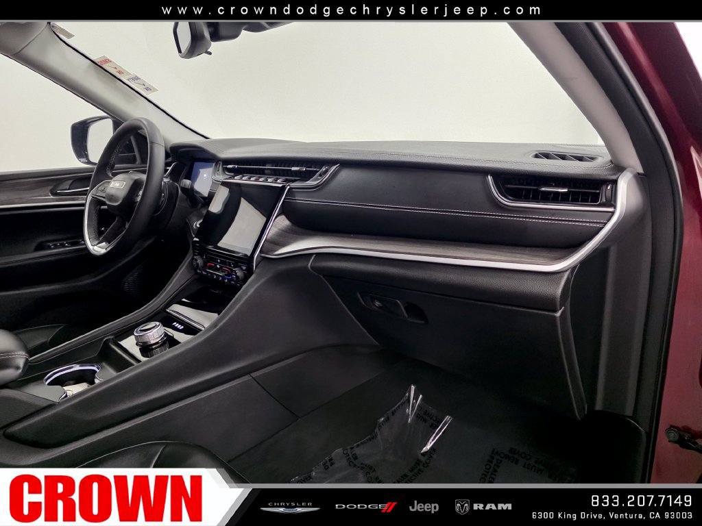 Used 2024 Jeep Grand Cherokee Limited w/ Black Appearance Package RWD image 12