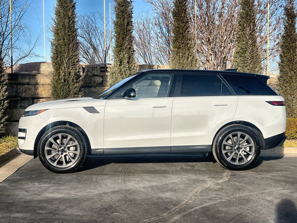 Used 2026 Land Rover Range Rover Sport SE AWD/4WD image 2
