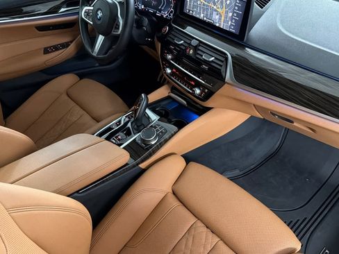 Used 2023 BMW 530e w/ Executive Package image 15