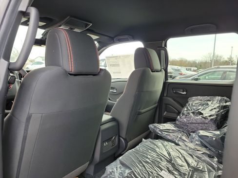 Used 2025 Nissan Frontier PRO-4X w/ Pro Convenience Package image 14