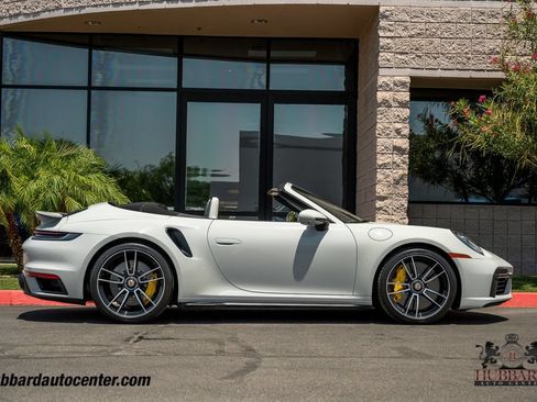 Used 2022 Porsche 911 Cabriolet AWD/4WD image 8