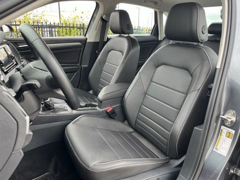 Used 2023 Volkswagen Jetta SE FWD image 25