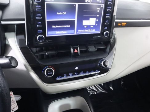 Used 2021 Toyota Corolla LE image 15