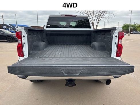 Used 2025 Chevrolet Silverado 2500 LT w/ Convenience Package image 18