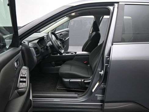 Used 2024 Nissan Rogue S AWD/4WD image 10