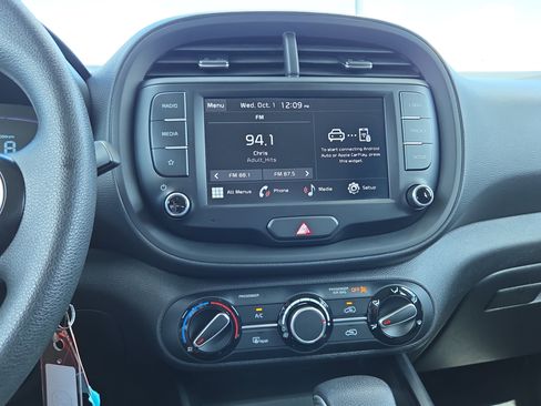 Certified 2023 Kia Soul LX w/ LX Technology Package image 14