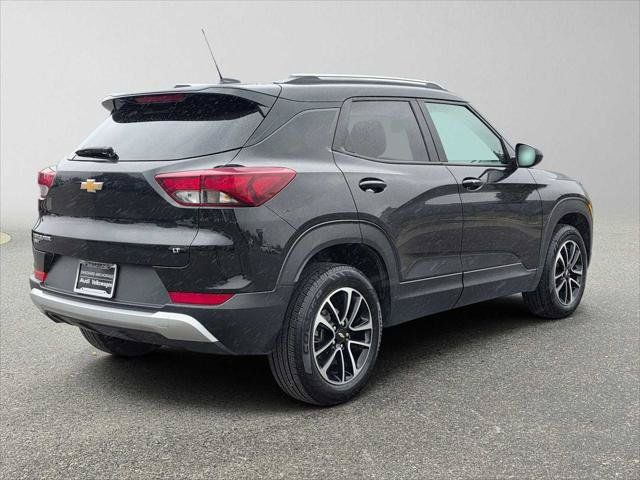 Used 2024 Chevrolet TrailBlazer LT AWD/4WD image 3
