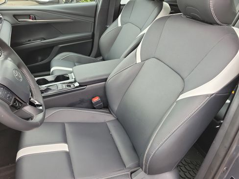 Used 2026 Toyota Camry SE FWD image 4