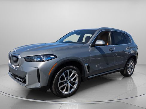 Certified 2024 BMW X5 xDrive40i w/ Premium Package image 2