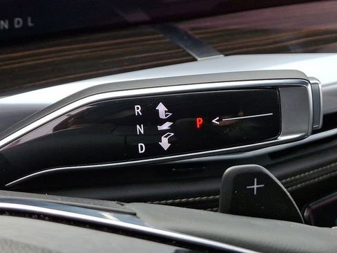 Certified 2025 Cadillac Escalade Premium Luxury image 15