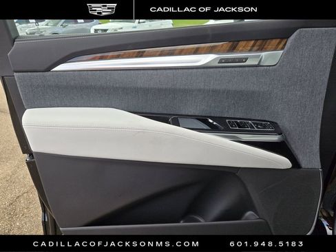 New 2026 Cadillac Escalade Platinum Luxury w/ LPO, Floor Liner Package image 13