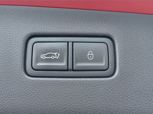 Used 2025 Genesis GV70 2.5T AWD/4WD image 13
