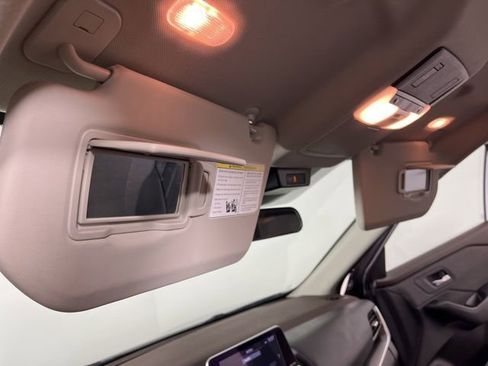 Used 2023 Nissan Rogue SV image 34