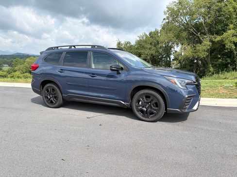 Used 2023 Subaru Ascent Onyx Edition AWD/4WD image 7